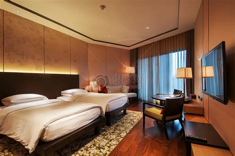 超大浪漫的宾馆圆形床设计_合抱木家装效果图