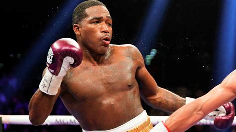 Adrien Broner defeats Jovanie Santiago on points but fails to impress ...
