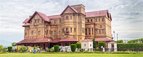 Soak in the alluring charms of a Bangalore to UK flight