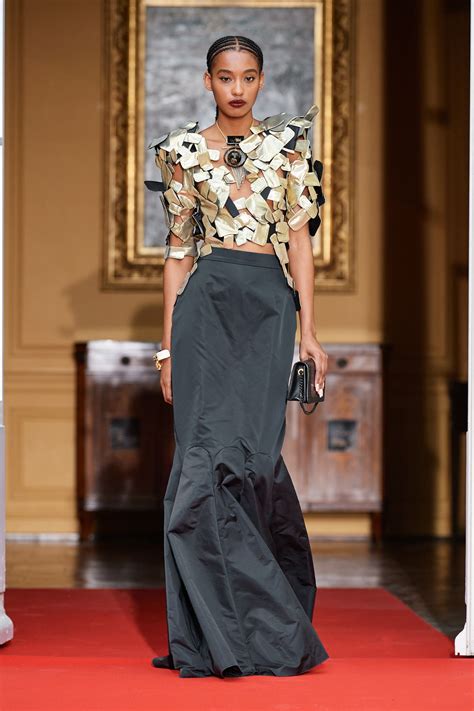 Couture mania– thoughts on the trends and the meaning of the fall 2022 ...