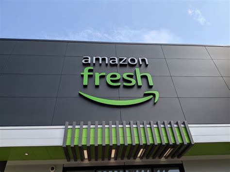 Robert Dyer @ Bethesda Row: Amazon Fresh Chevy Chase store signage ...