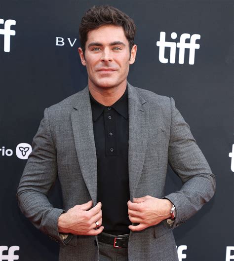 Âge Du Petit Frère De Zac Efrons