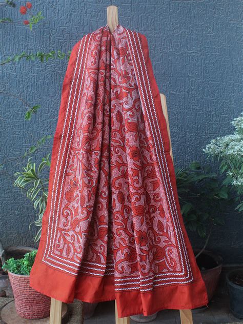 Reverse Kantha Hand Embroidered Art Silk Stole – Weaves of Tradition