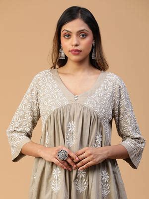 CHIKANKARI V-NECK GATHERED KURTA SET – Semal Handicrafts