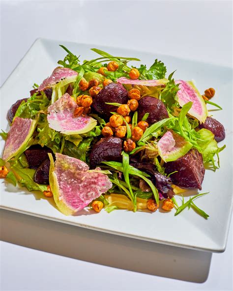 How to Make The Kitchen by Cooking with Que's' Roasted Beet Salad ...