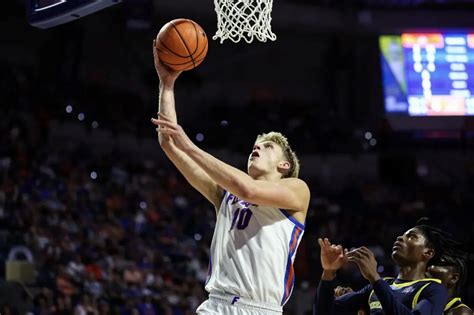 Tuesday's BEST BETS: College Basketball + Champions League