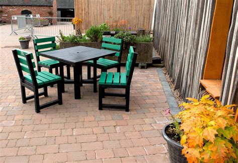 Outdoor Restaurant Furniture - TDP