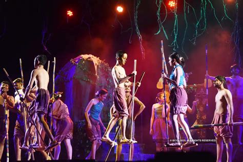 Manoj Bajpayee applauds city youngsters’ performance on stage- The ...
