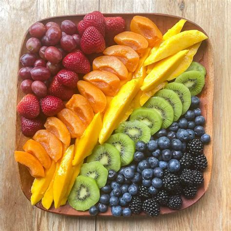 Fruit Tray Ideas Holiday 'JOY' Fruit Arrangement #NeverDoneWithFun