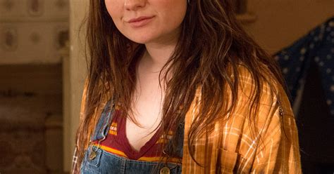 Debbie Demands Equal Pay In Shameless Season 9 Premiere