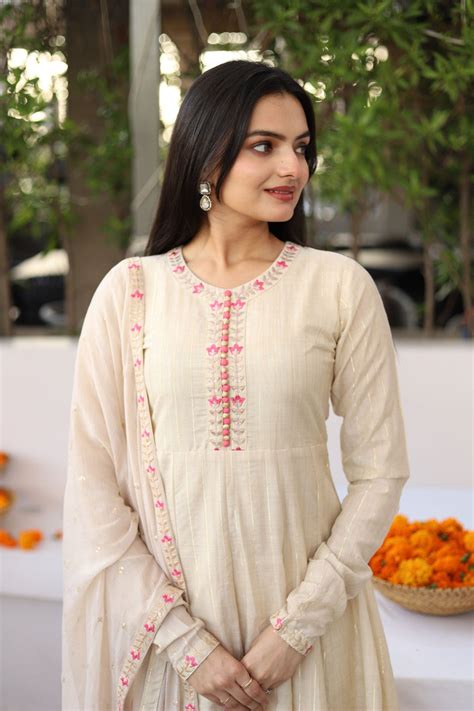 Cream Silk Blend Embroidered Kurta Set – Weavllite
