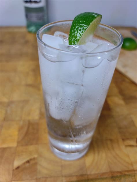 Rum Soda: A simple fizzy cocktail | Occasional Cocktails