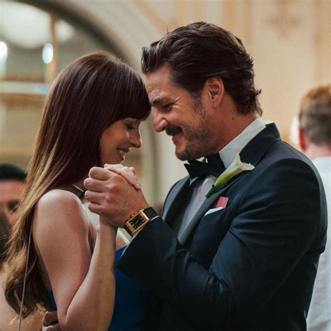 Demi Moore Wins First Major Award at the 2025 Golden Globes | Marie Claire