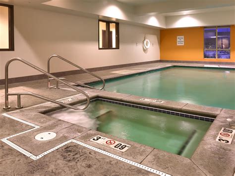 Overland Park Hotel near Olathe, KS | Holiday Inn Express & Suites ...