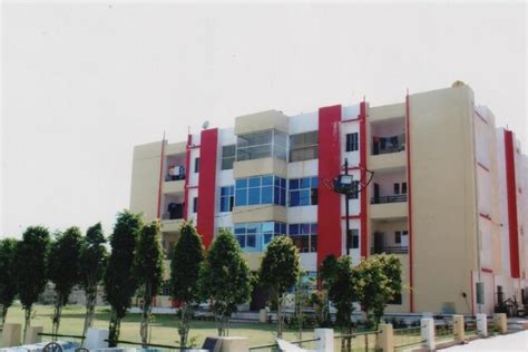 Daswani Dental College and Research Center Hostel Fees: Rooms, Food ...