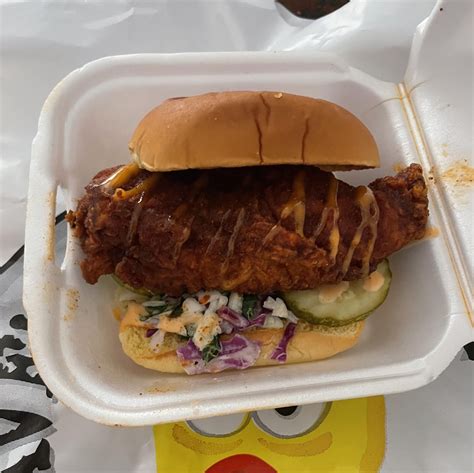 Dave’s Hot Chicken Reaper Sandwich : r/spicy