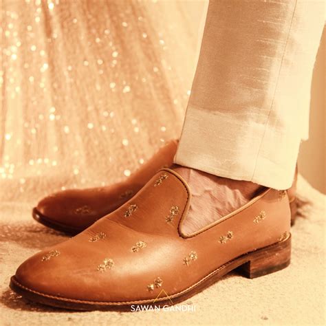Light tan flower booti shoes – Sawan Gandhi Online Store