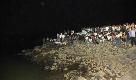 Tragic boat capsize in Narmada River: Search and rescue operations underway