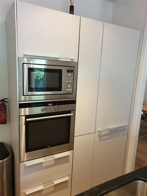 Bulthaup B3 Küche Einbauküche mit Insel und Küchenzeile aus Granit Top ...