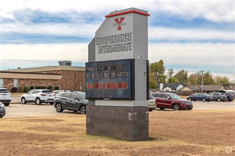 Independence Elementary School in Yukon, OK - Homes.com