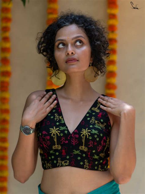 Embroidery V Neck Sleeveless Blouse In Black|Masakali|Suta