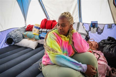 Homeless People 的图像结果