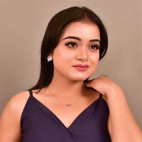 Silver Star Pendant Necklace – Dainty & Stylish | The Velvet Box