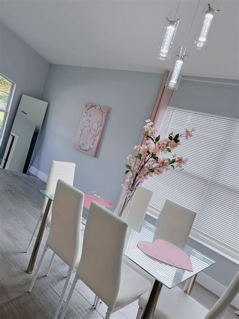 Julia Burch on Twitter: "@karrigantaylor This is so cute omg 🥺" / Twitter