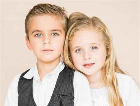 Fraternal twins boy and girl | Fraternal twins, Boy girl twins, Cute twins