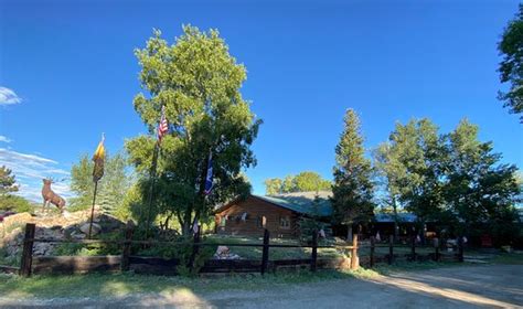 SPIRIT WEST RIVER LODGE (Encampment) - B&B Reviews & Photos - Tripadvisor