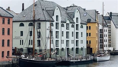 HOTEL BROSUNDET (Alesund) - Hotel Reviews, Photos, Rate Comparison ...