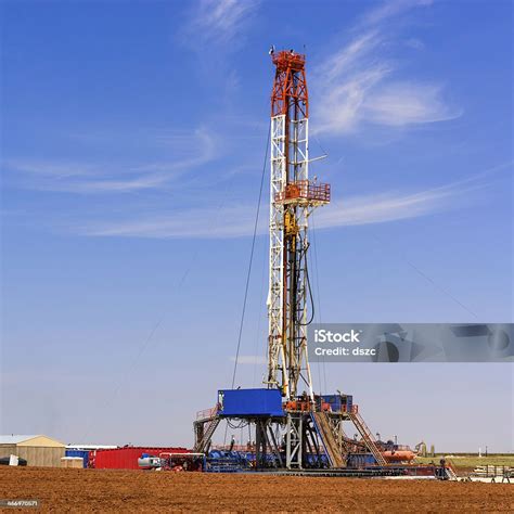 Oil Well Drilling Rig Near Midland Texas Stock Photo - Download Image ...