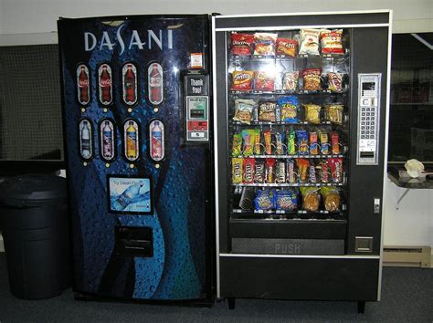 4) Royal VENDORS SODA Vending Machine POWERADE | Ubuy India