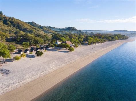 Water have lots of seaweed - Review of Dona Nena Beach Resort, Laiya ...