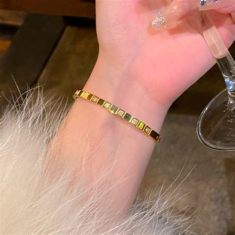 Estelle Viral Gold Bracelet – Jewelsmars
