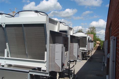 AC drives (VFD) for compressors | Danfoss