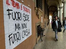 studenti bologna comune pochi alloggi per studenti vadano a vivere fuori studenti bologna comune pochi alloggi per studenti vadano a vivere fuori