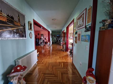 Prekrasna prizemnica u okolici Zagreba, kuća, površina 589m2