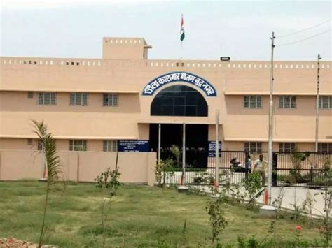 Noida Luksar Jail officer demand of Rs 2 lakh each from prisoners ...
