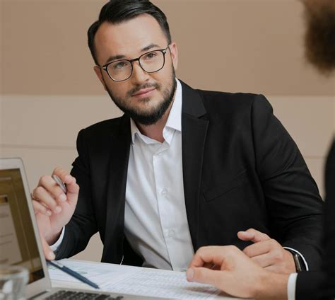 High Resolution Business Man 的图像结果