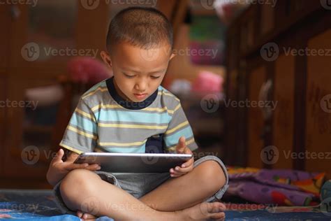 Boy Playing Computer Clip 的图像结果