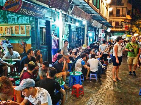A Traveler’s Food Diary - Street Food from Vietnam | Foodaholix