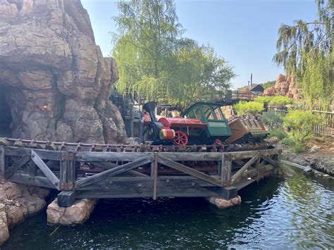 Ranking Disneyland’s roller coasters from worst to best - Theme Park ...