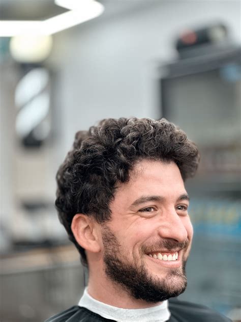 Best Haircuts for Curly Hair Men: Tips for Fitness Enthusiasts - BJJ ...