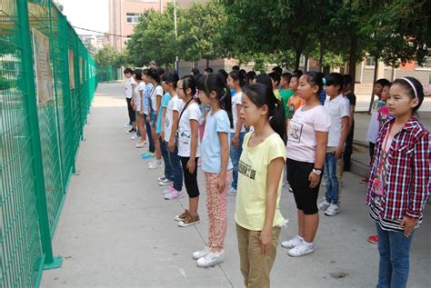 洛阳东外2012初中部新生军训-洛阳东方外国语学校_洛阳幼儿园,洛阳小学,洛阳中学,洛阳高中,私立寄宿学校