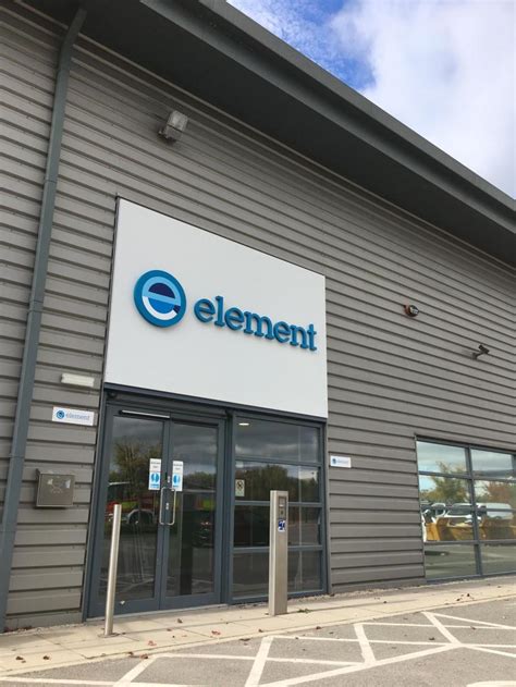 Element Material Technology Logo 的图像结果