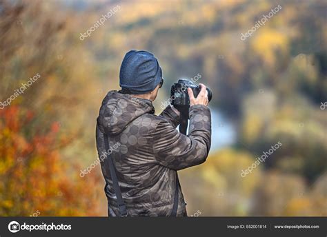 Photographer Back View 的图像结果
