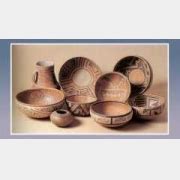 放置关于美丽的手工做的陶器的各种各样的手-包图企业站