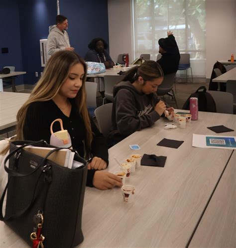 Mission Inn celebrates its signature Festival of Lights in downtown ...