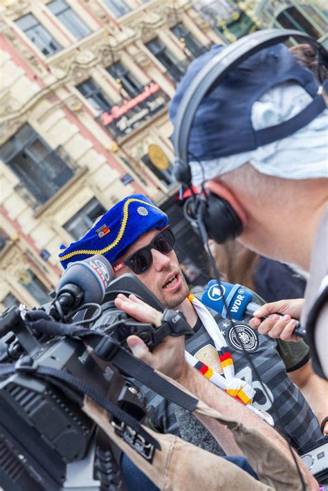 Journalist Interview Creative Commons 的图像结果